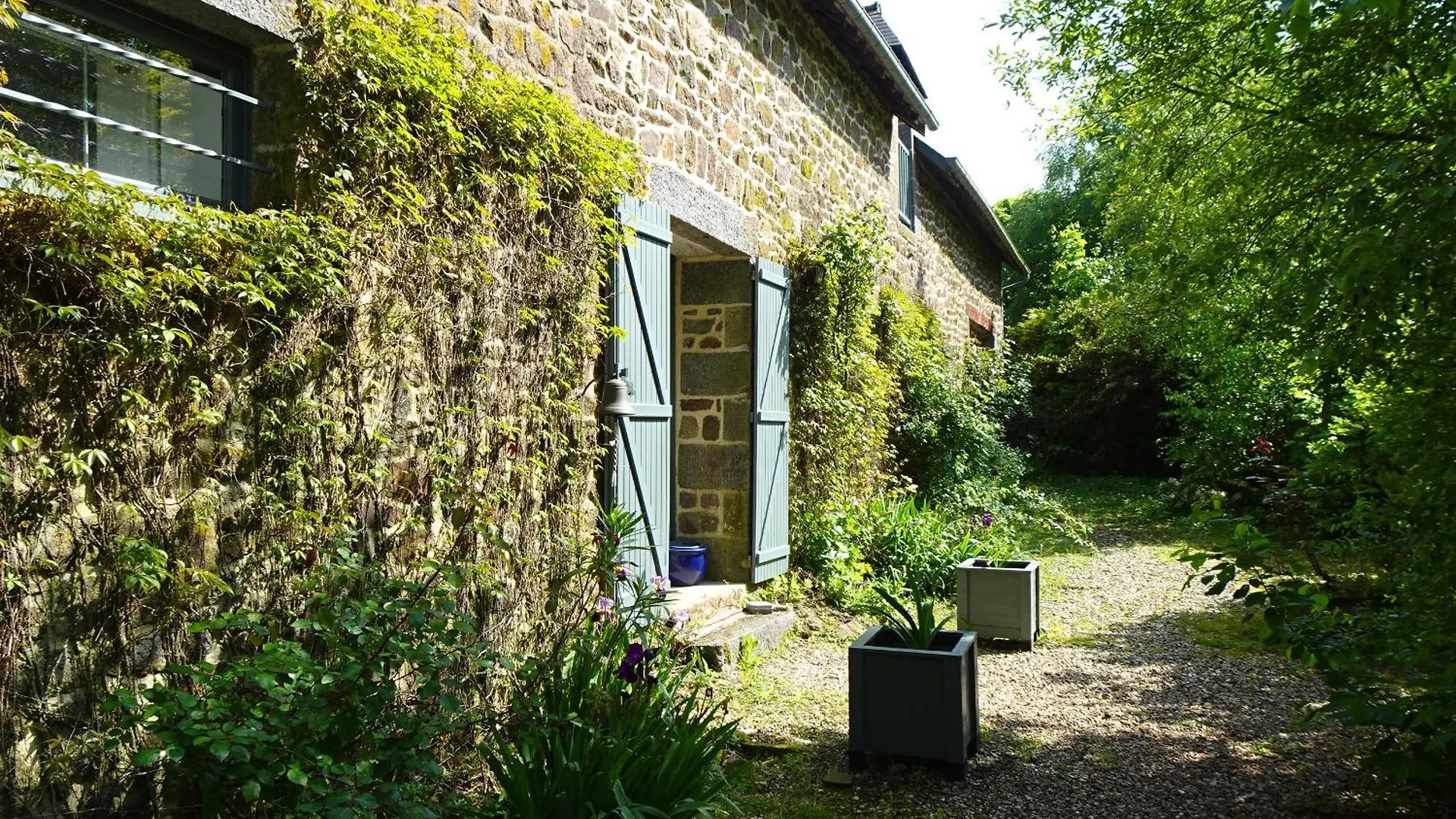 Couette-café Bed and Breakfast Le Domaine à Les Iffs
